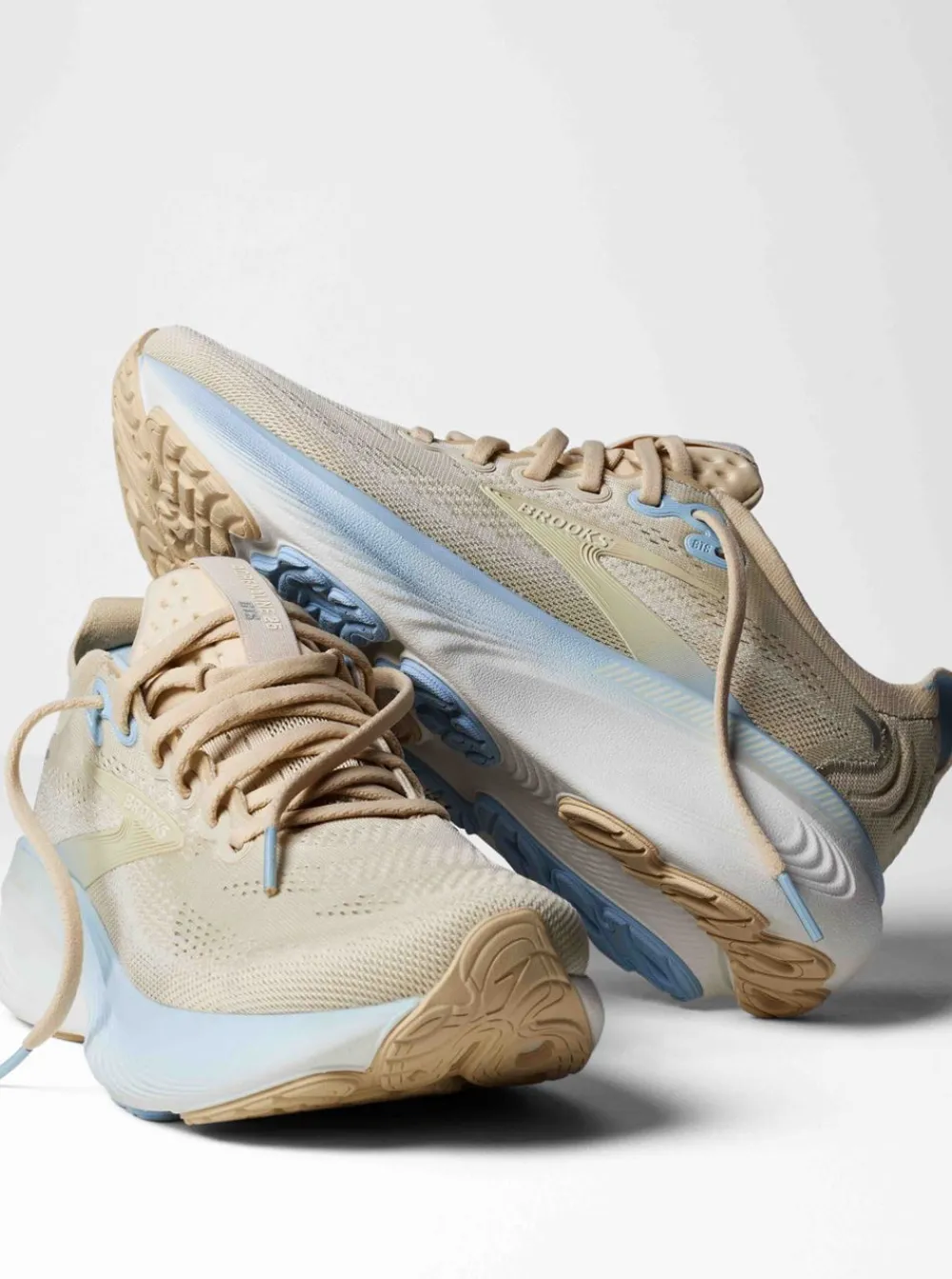 Promenadskor Dam | Brooks Adrenaline GTS 25 Dam
