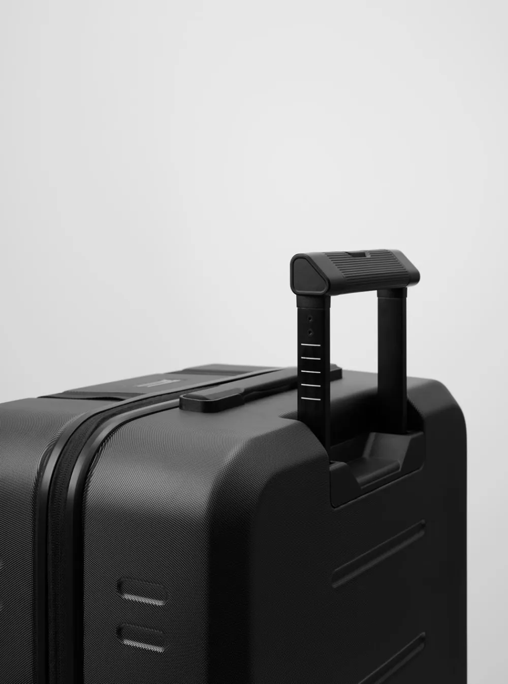 Outlet Db Ramverk Check-in Luggage Medium